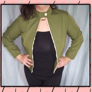 Army green canvas material mid rise jacket
